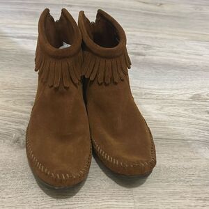 Minnetonka booties size 6.5 preloved excellent condition ❤️